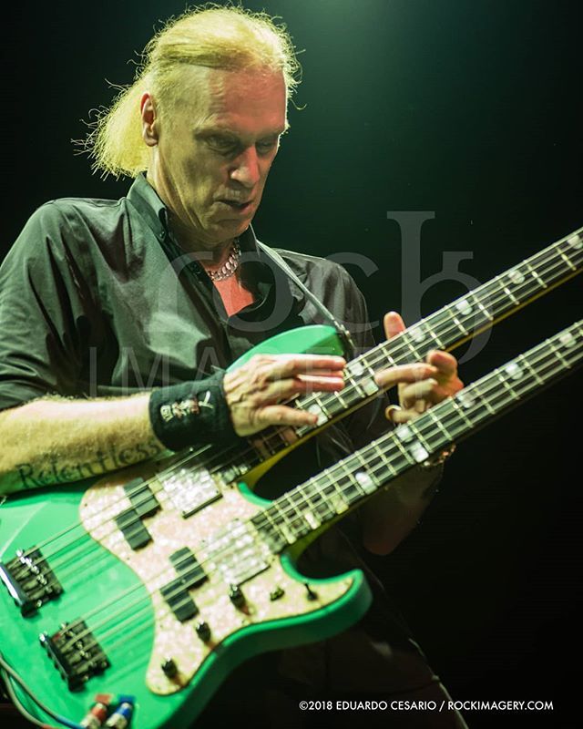 #billysheehan #bass #maestro #virtuoso #live #crazy #solo #basstapping #bassguitar #yamaha #custom #doubleneck #mrbig #buenosaires #argentina #sonsofapollo #twitter #fb #rockimagery ift.tt/2qn8Efb