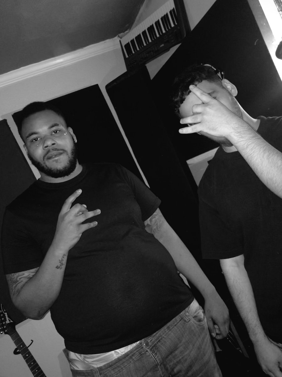 NatesASavage's tweet photo. BigBrudda 💪🏾💜 #GangShit #CFG4L @SoGone_CFG https://t.co/vwVZRnbZi2