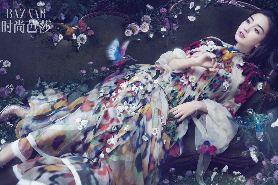 ChinaDaily's tweet image. One of the most memorable activities in #spring is posing among different kinds of flowers. Here are 10 hot celebrity examples, to give you ideas for vibrant spring photos. #Photography #flower