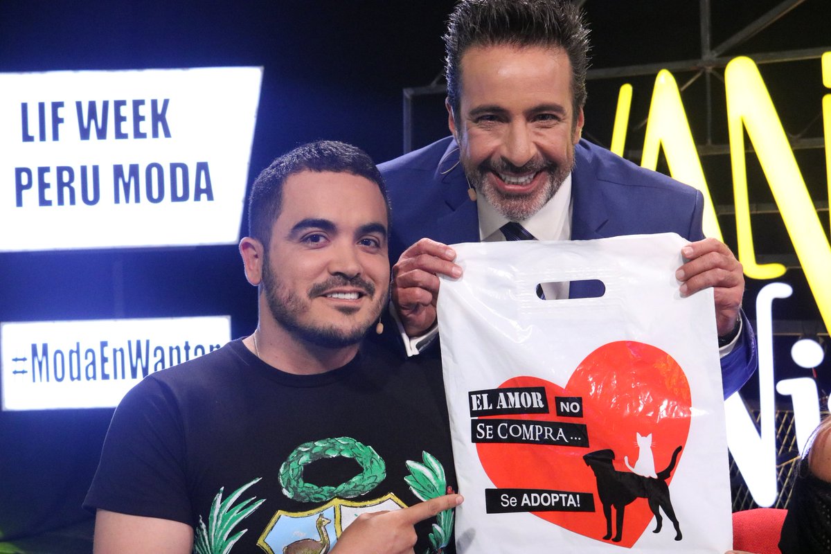 wantannight's tweet photo. #WantanALaModa
@YIRKOSIVIRICH demostrando que no sólo es un gran profesional, sino también una gran persona. 'El amor no se compra se adopta', hermoso proyecto de adopción animal. https://t.co/S0arTaky7o