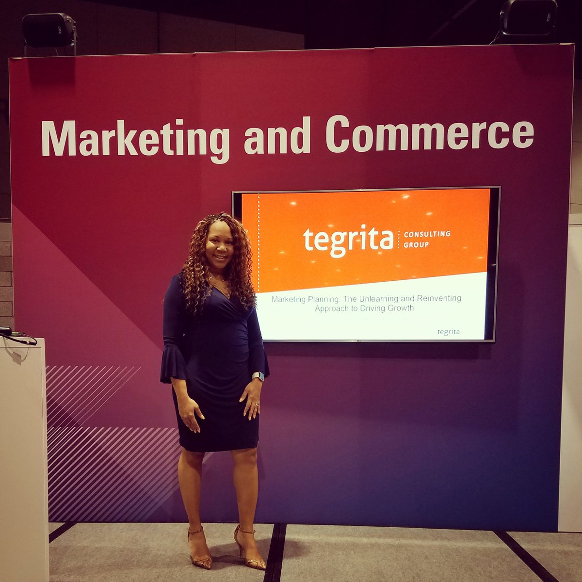 ModernMktgStarr's tweet photo. It's been a while since I've taken the stage but I always feel right at home. Awesome session today on agile marketing planning! #ModernCX https://t.co/8VNnKMIN8p