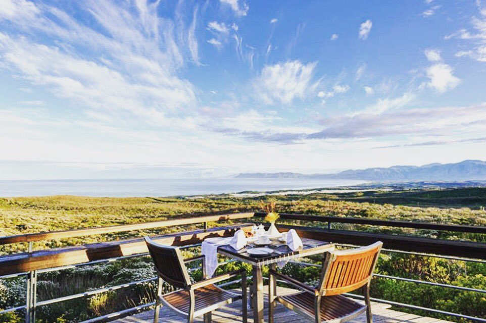 lushescapes's tweet photo. Stunning views at one of my favorite lodges #southernoceanlodge #kangarooisland #australia #downunder #lushescapes https://t.co/aJuH97QBwz