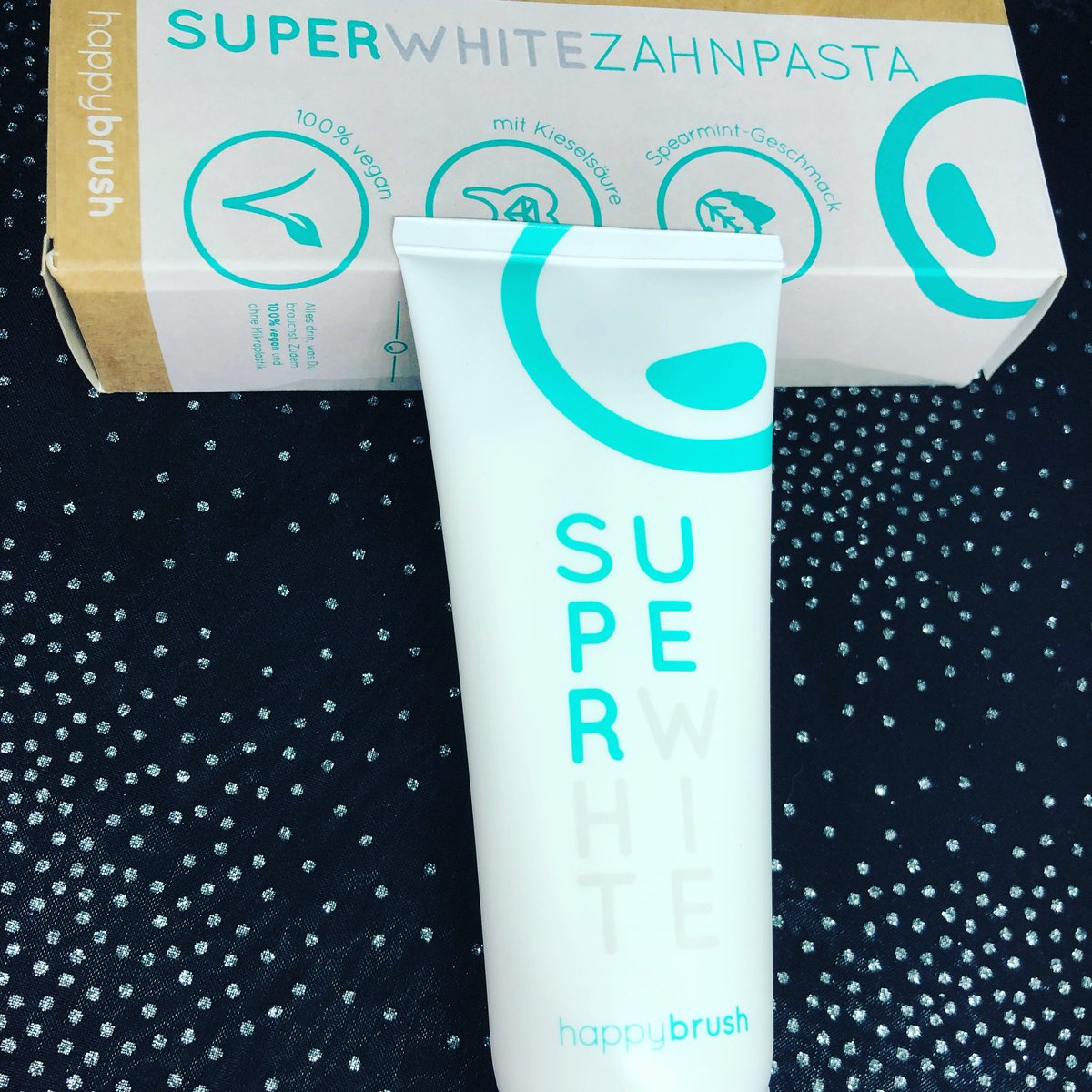 Gewinnbiene's tweet photo. Auch meine Zahnpasta aus der gratis Aktion von happy Brush ist angekommen. Auf die Zahnbürste muss ich noch ein wenig warten. Hattet ihr auch mitgemacht?
#happybrush #zahnpasta #kostenlos #happybrushzahnpasta #superwhite #gratis #couponingindeutschland https://t.co/pjXcN7Sdhd
