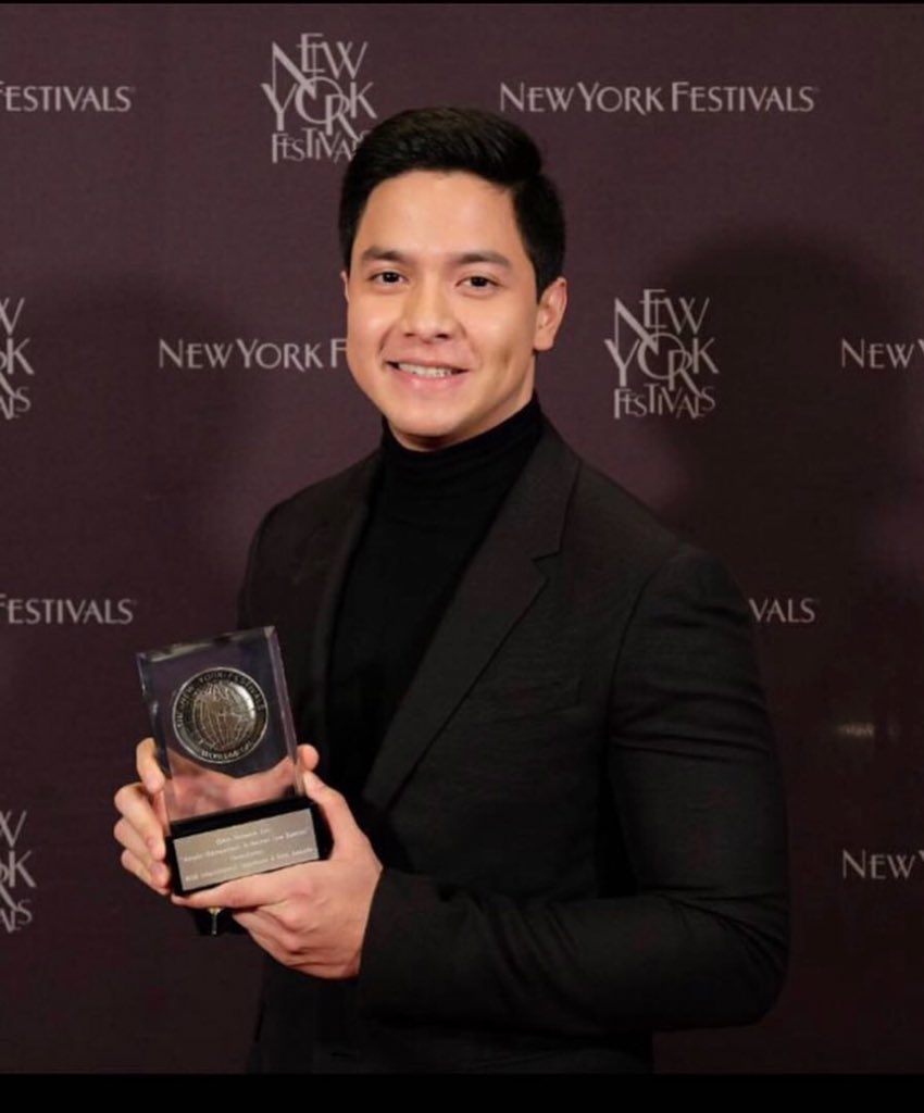 Forever_Beshies's tweet photo. Yung ganito ka ganda at ka gwapo! Solve na araw 😊😊😊
#ALDUBBeYourself https://t.co/dabctqHjpd