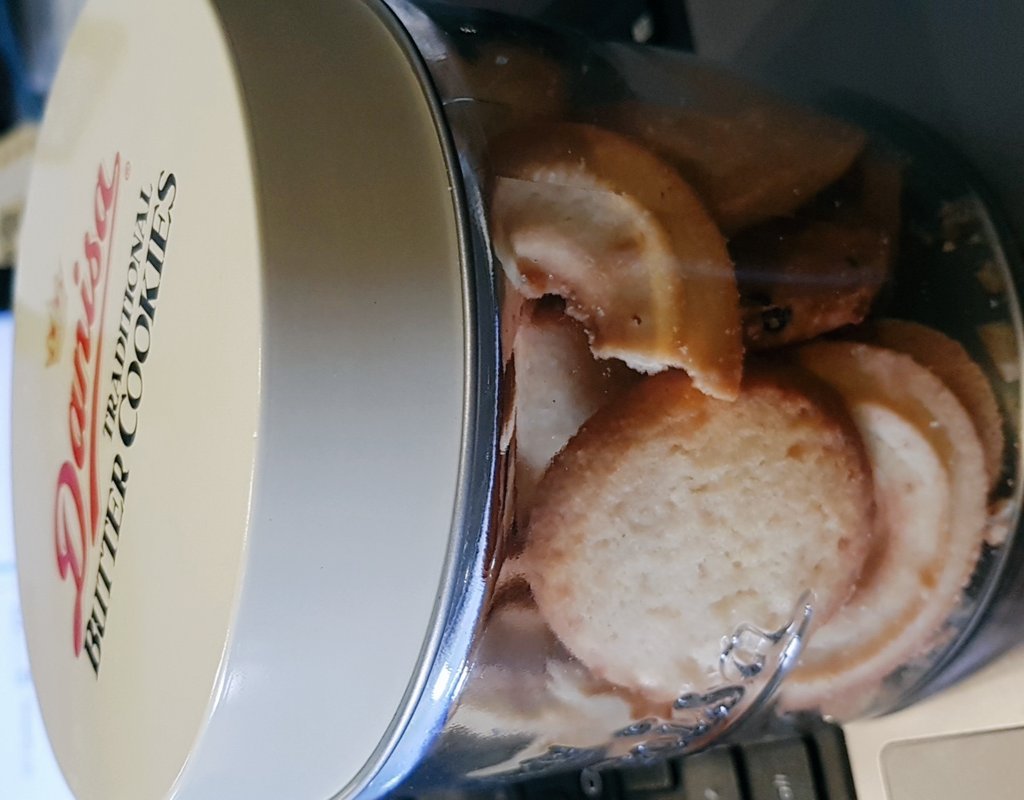 jasminessoh's tweet photo. So my office aunty told me to keep all these office biscuits cos I OT alot. Ahh, Heart melts 💗 https://t.co/OzhymnygSG
