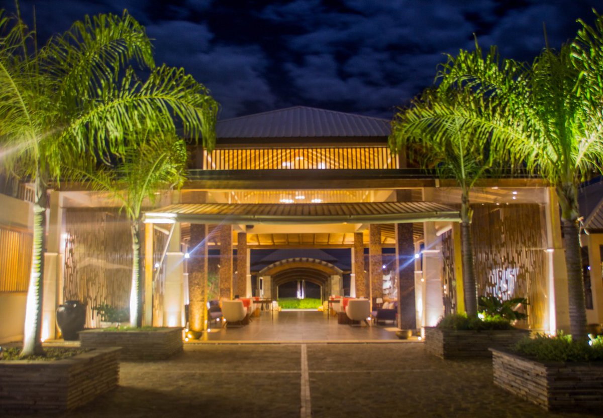 NbPalmbeach's tweet photo. #beauty #night #lights #hotel #amazing #view
#palmbeachresort&amp;spa https://t.co/TcXwc6E5Lo
