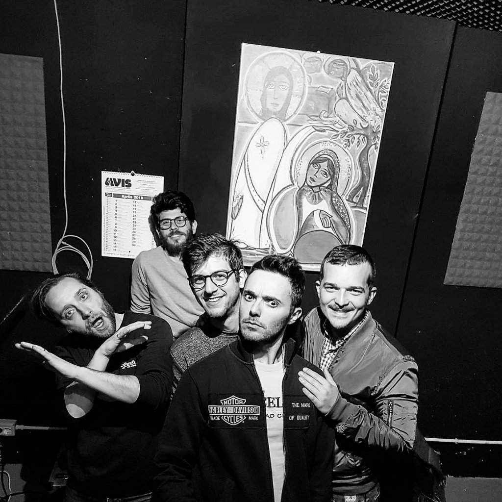 Maddalens's tweet photo. Taberna Painting📸 #taberna #restailing #newtour #staytuned https://t.co/qR4BAwuET6