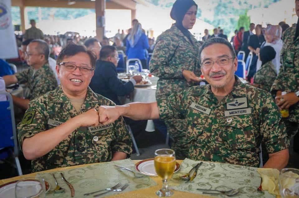 akiendun_13's tweet photo. Menteri Pertahanan @HishammuddinH2O memberi jaminan bahawa kenyataan Perdana Menteri berhubung dengan Perjanjian Malaysia 1963 akan diselaraskan bersama dengan Kerajaan Negeri Sarawak. #swkmaju #untiwewin #setiadihati https://t.co/coZ0ME1STh