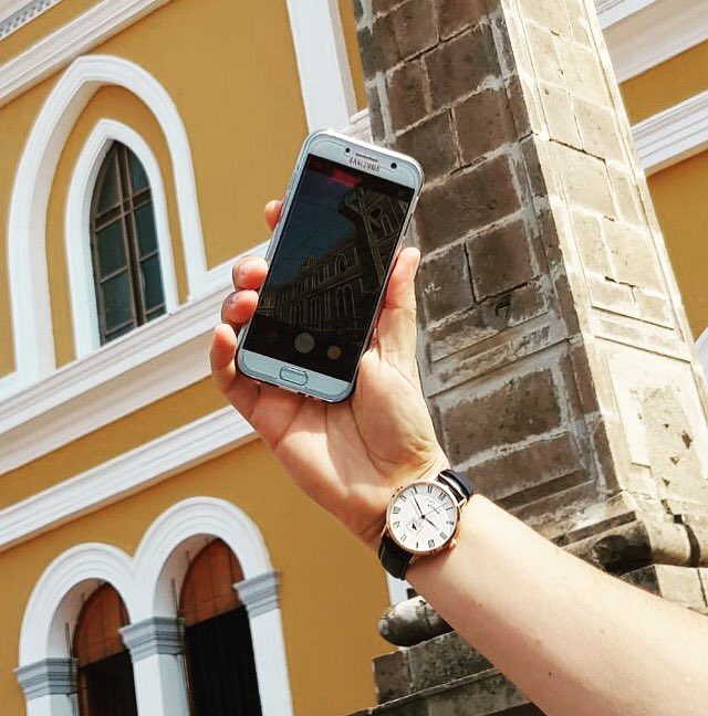 The best therapy:  travel and take photos of beautiful cities!  
#Monteverdewatches #style #fashion #watches #travel #WednesdayWisdom #Naturelover #savethebutterflies #savethefrogs