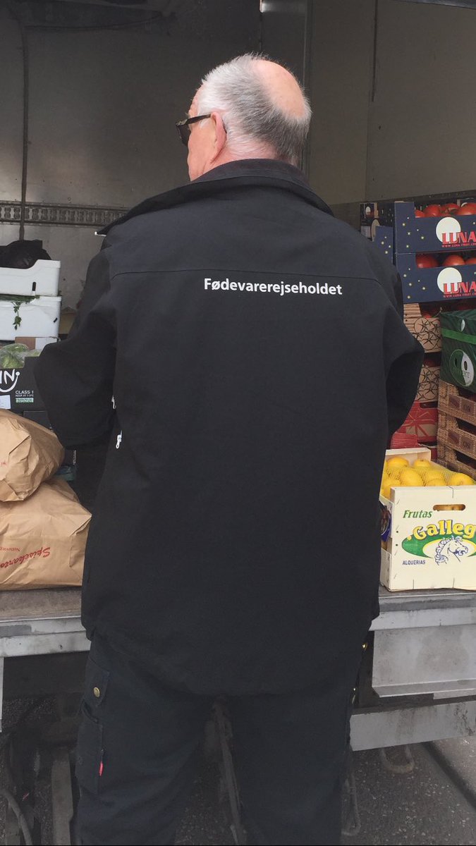 orstrand's tweet photo. I Köpenhamn på patrull med rejseholdet, en imponerande tillsynsverksamhet som slår hårt mot den osunda konkurrensen. Vi ligger något efter i Sverige.... https://t.co/8PPyryTcAP