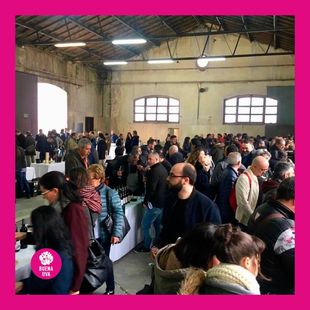 Buenauva's tweet photo. Ayer nos tocó trabajar duro😅 Compartimos jornada con algunos de nuestros elaboradores y con nuestros amigos de Cuvee 3000 que organizaban esta Muestra ‘18 en Madrid. #Gracias #Muestra18 #Cuvee3000 @cuvee3000 #Lamuestra18 #Madrid https://t.co/Yw3TQx6nOR