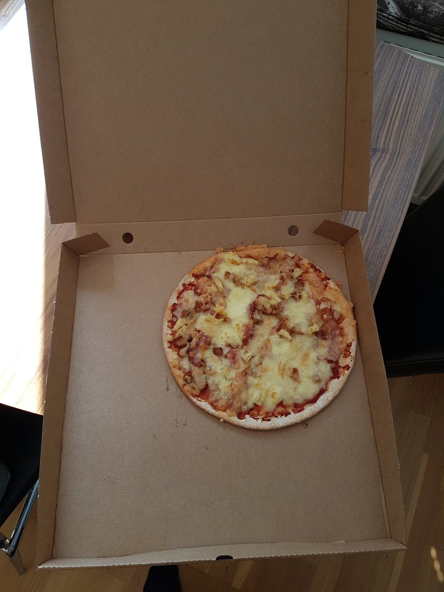 anniilonas's tweet photo. Vähän ois voinu olla vielä suurempi laatikko. #gluteeniton https://t.co/CIgldHLX4q