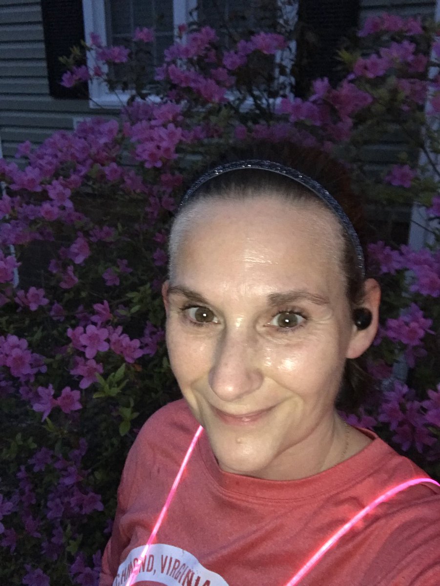TheOtherLori's tweet photo. Look, it really is spring! Felt like winter & we’ll jump right into summer this weekend. My azalea is blooming nicely! 4 mile successfully progressive run; 10, 9:23, 9:09 & 8:52. That last hill lost today! #runchat #springinRVA #IBeatTheLastHillToday #noxgear https://t.co/E4yvSqtPXL
