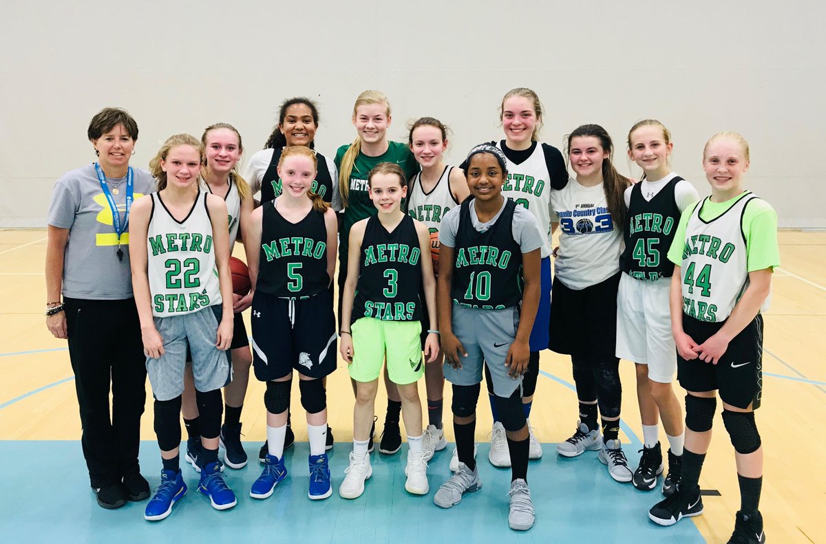 Great to have <a href="/rachelhakes/">Rachel Hakes</a> stop by our 2023 practice last night to help get the team ready for the Midwest Kickoff Classic this weekend!