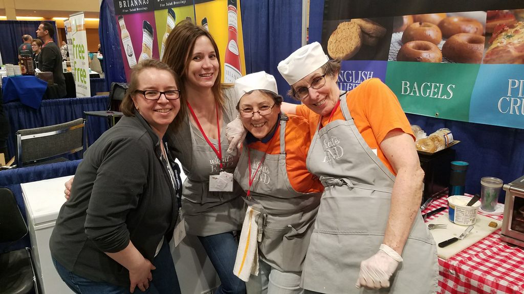 MIGlutenFreeGal's tweet photo. While there are lots of great products at the #gfafexpo, I ❤ visiting with my GF friends &amp; companies.
Had a wonderful time hanging out with my friend @halelifetaylor! 
Also glad to get pics with the ladies from @WheatsEnd &amp; @EthelsBaking, as well as the fellas at @CeliacProject! https://t.co/yO7GDZJwpd