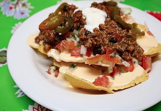 rosanegrabcn's tweet photo. Os presentamos nuestro Súper Nachos. Ahora con chilli con carne y aún más delicioso! https://t.co/wb14tX3S78