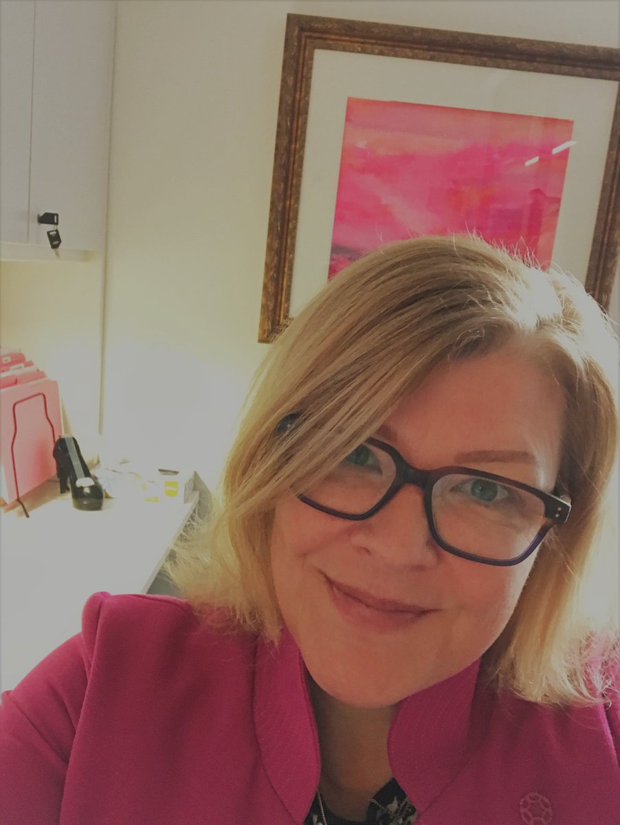 MummyBRE's tweet photo. @dayofpink Day!! Not difficult in my office. Safe space for all at @UofTMAMily  @MAM_students  @UTM #DiversityisBeautiful https://t.co/lVGVMYNvZt