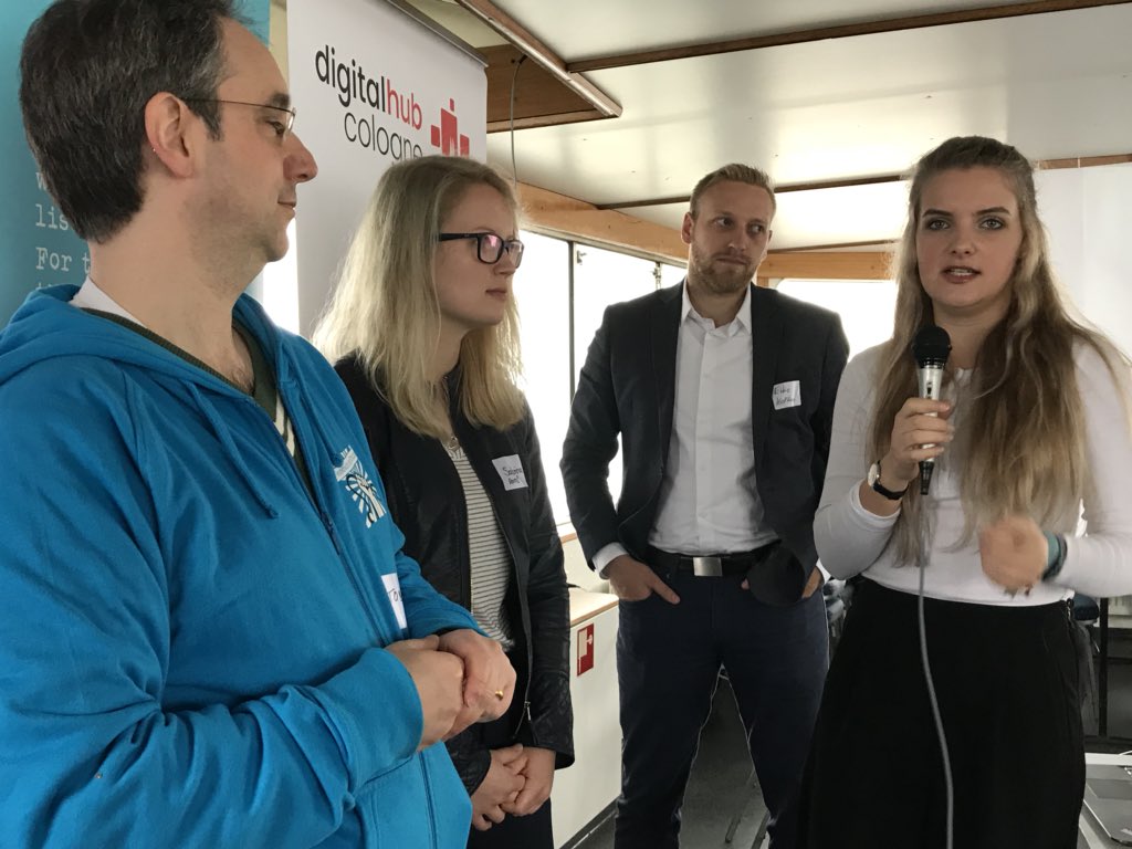 healthcare_de's tweet image. Startup Pitches #MSEntrepreneurSHIP @DigitalHubCgn @BizDevAngel @HCareFuturists @doc_tobi: #marc for improved organizing and tracking of physiotherapy; #labonwheels for regions underserved with clinical labs; #spoins for tracking healthy #exercise with sensors incl rewards.