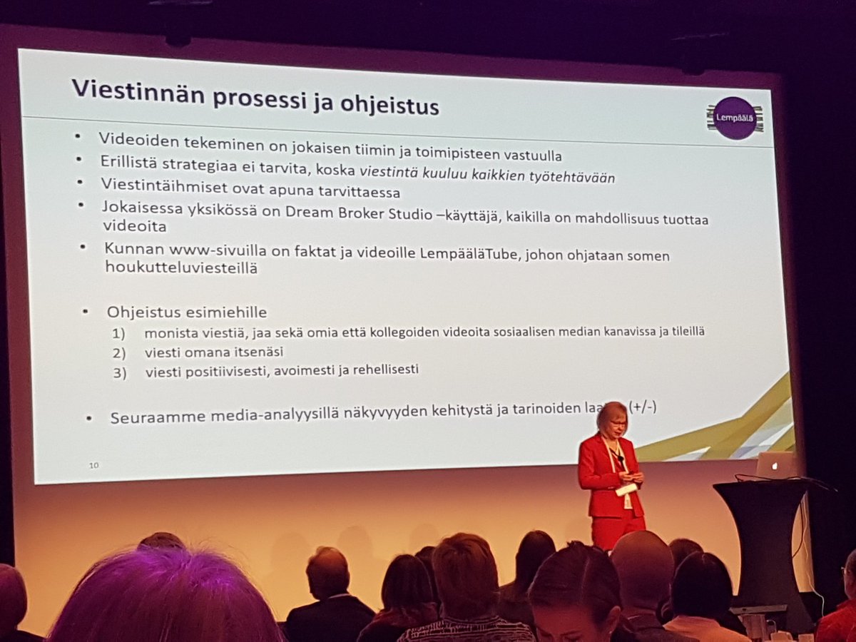 PaavolaVirpi's tweet photo. Heidi Rämö, #lempäälä #kunnanjohtaja kertoo, viestinnän merkitys kasvaa. Puhutaan ja viestitään ihmiseltä ihmiselle. #Videot ja #somelähettiläät peliin. #viestintä @DNA_fi @DreamBrokerLtd #dbevent https://t.co/G1j7s7zyVy