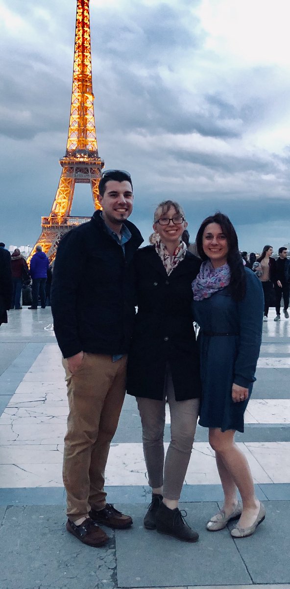 MmeScarbrough's tweet photo. #EiffelTower at dusk #Paris #EHSabroad #teachers https://t.co/d4nqiQpXoT