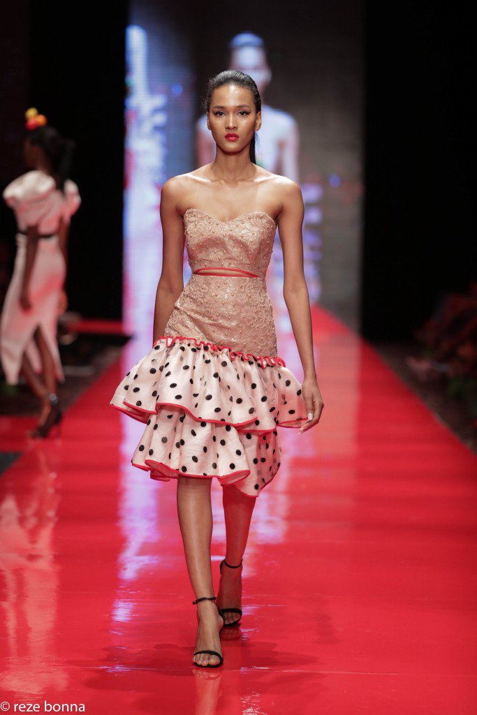 MMMmakememodel's tweet image. @houseofnwocha at the #arisefashionweek2018 #colorsplurge #colorful #beautifulafrica #fashionindustry #fashiondesigner #makememodel #mmmmakememodel #fashionshows #fancypants #fashioworld #worldoffashion #runwaywalk #runwaystyle #houseofnwocha #events2018 #splashofcolor