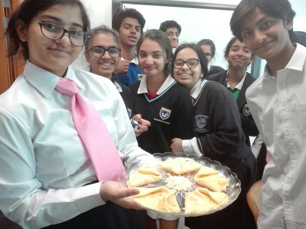 sunineog's tweet photo. Banana crepe #cookery session #fleximodule #IBbridge @GMA_IBDP @KNargish #Frenchday @DxbModern https://t.co/yPdP39dJ3n