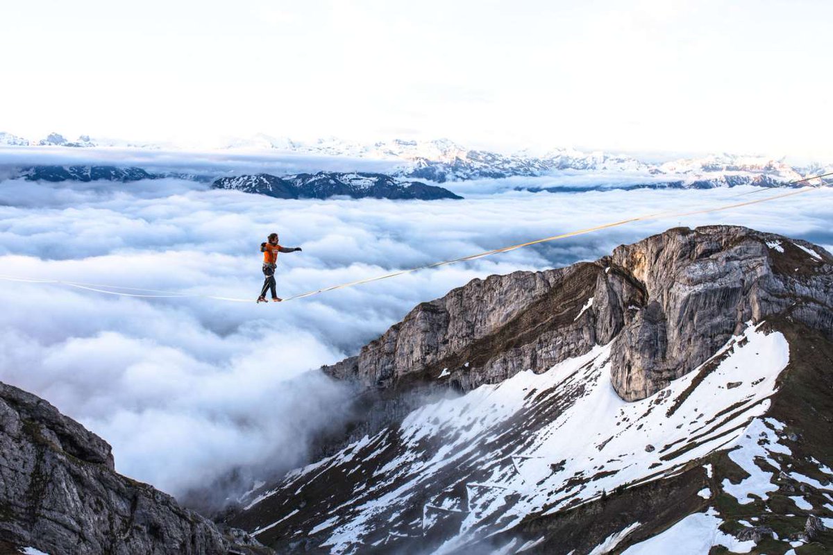 Veronique_Kanel's tweet image. Ce samedi #Estavayer-le-Lac accueillera le célèbre Samuel Volery, multi recordman mondial de #highline, pour un spectacle à couper le souffle lors du #slackevent. Initiation à la #slackline et aux jeux du cirque pour tous. bitly.com/2FS4qH7 @fribourgregion @FeminaCh