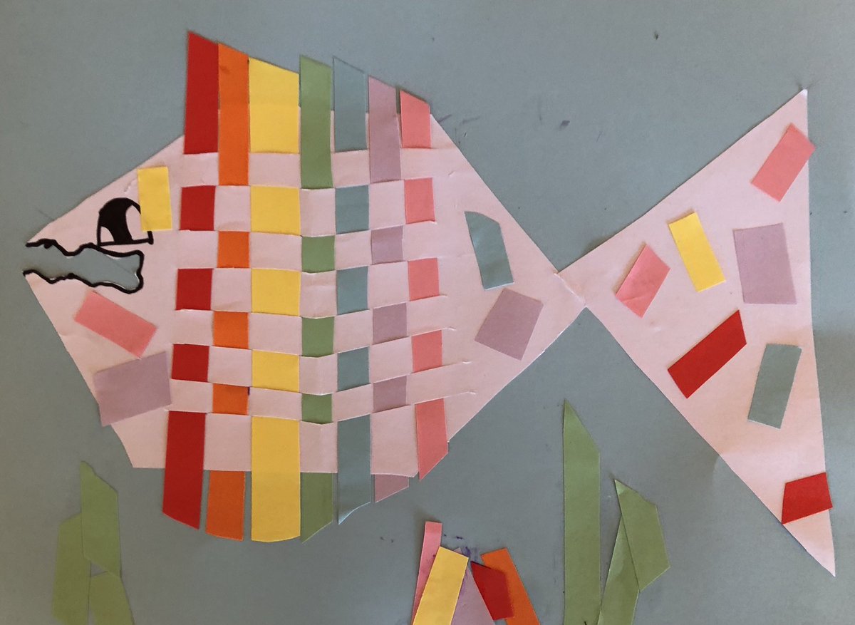 RebeccaEnhui's tweet photo. Fish weaving craft with year 4 😊 #teacherlife #acuedu_p https://t.co/PG4p1Bkpop
