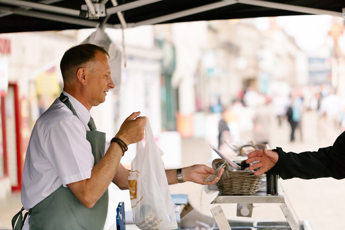 Don't let a wet Wednesday get you down! Come and see our Alan at #OakhamMarket in #Oakham this morning. Plenty of wonderful offerings and ideas for those hard to-pick mid-week meals!
