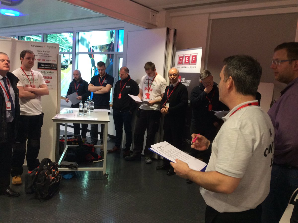 sparksmagazine's tweet photo. Judge @EalDarren is giving the contestants their briefing! @EAL_Awards @SchneiderUK #SPARKSApprentice2018 https://t.co/Nf9aivraJI