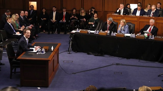 Zuckerberg kongrede Facebook'u savunmuş:
"Burada olanlardan ben sorumluyum."
Birkaç idareci veya çalışanın kellesini verip kurtulabilirdi oysa...
Burada öyle oluyor da...
yenisafak.com/teknoloji/zuck…
