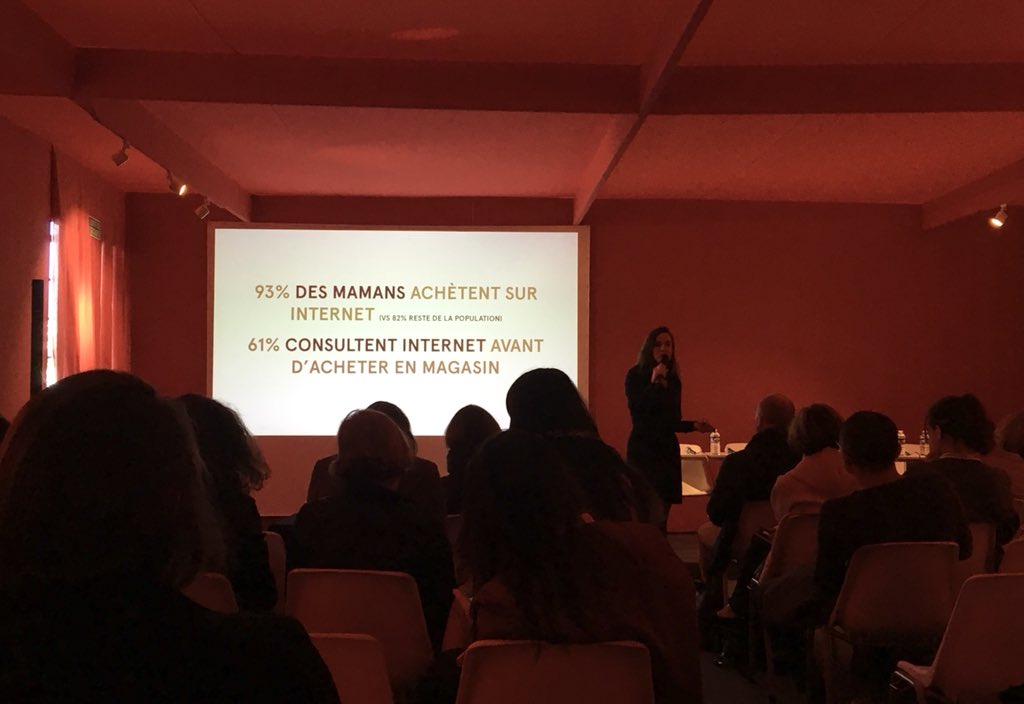 klrmlx's tweet photo. Conférence « Connected Mum » et #influencemarketing au salon #emarketing par @aureliesauthier 🙌🏼 @madeinagency #EMKTP2018 https://t.co/aBAEf42Q2h