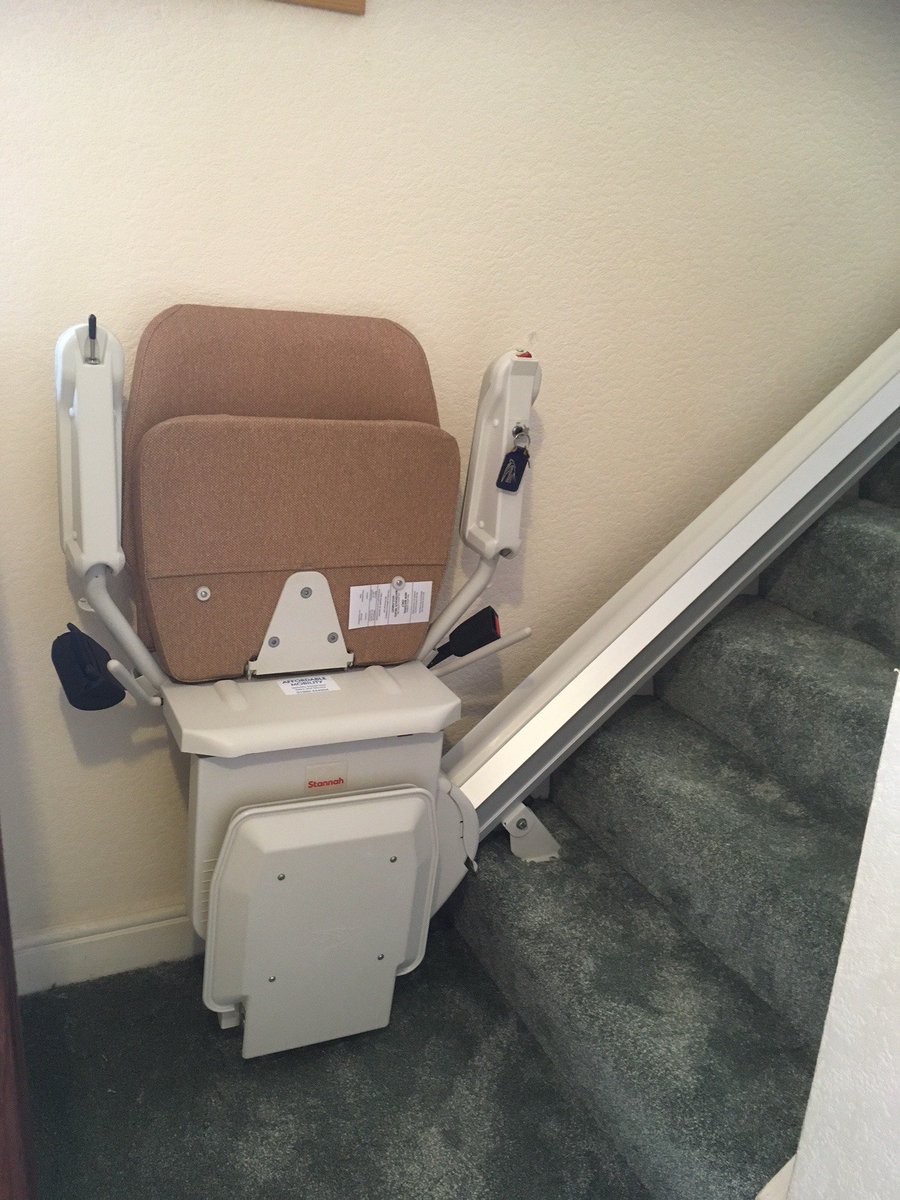 Stannahdealer's tweet photo. Stannah stairlift installation that we did yesterday in Newport, Wales.
Great feedback and pictures from Mr Dainton.
We installed this within 72 hours from site survey.

We are really pleased that going upstairs has been made a lot easier !
https://t.co/6e3BCPD1Qn https://t.co/QcRd4vU9ak