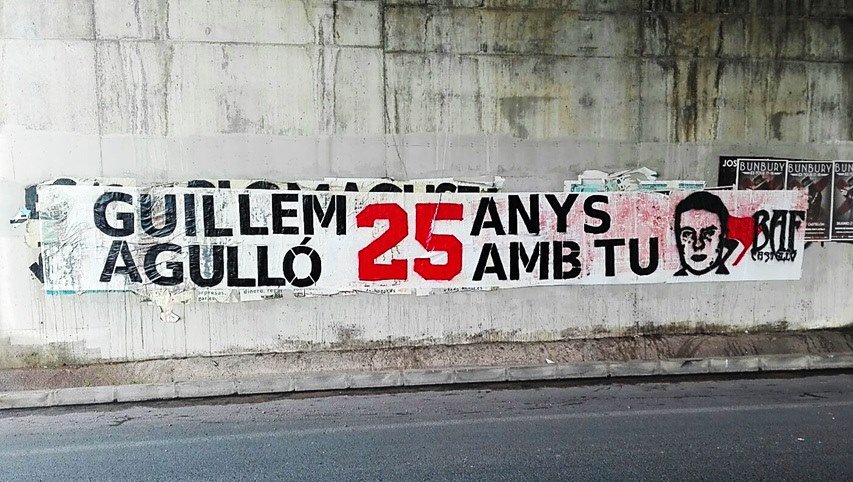 BAFCastello's tweet photo. AVUI ES COMPLEIXEN 25 ANYS DE L'ASSASSINAT DE GUILLEM AGULLÓ.

Des de l'abril de 1993 al cel del País Valencià tenim un nou estel! Avui 11 d'abril fa 25 anys que un nazi va assassinar al nostre company Guillem Agulló i Salvador.

BAF CASTELLÓ NO T'OBLIDA! https://t.co/jqjBgnlC2f