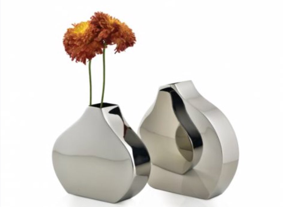IN__SPACES's tweet image. Designed for single-stem blooms or wild flowers and available in different sizes and shapes, Bijou Vases are polished to a mirror finish and look wonderful on a windowsill, sideboard or dressing table. #vase #flowers #stainlesssteel #homedecor in-spaces.com/gifts/bijou-va…