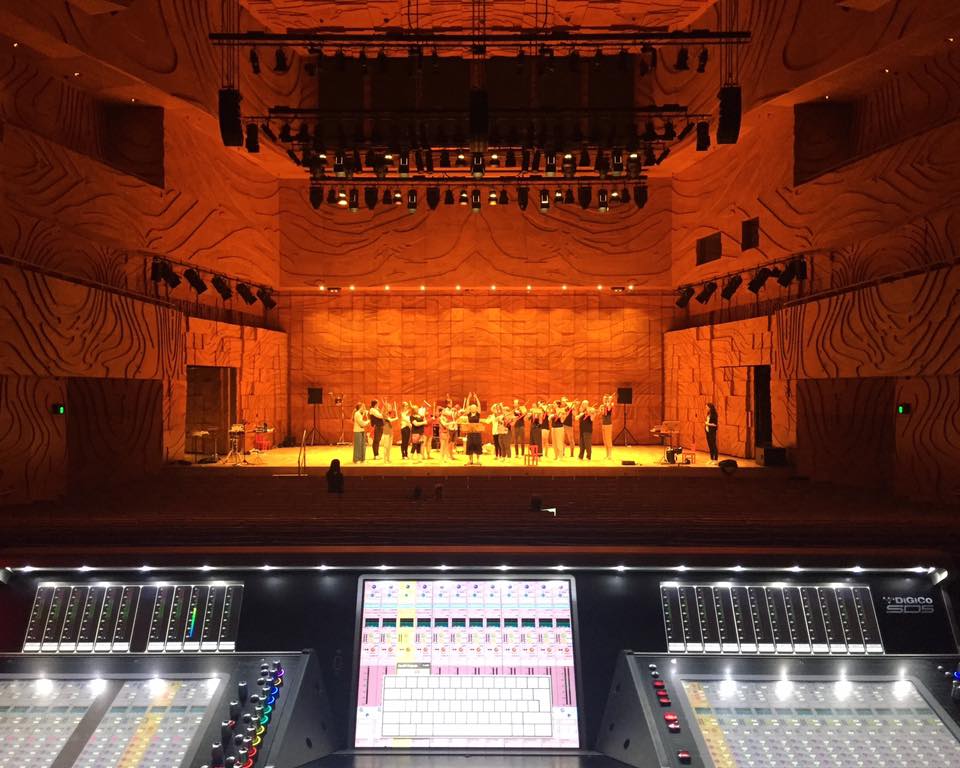 Working for the first time with the 20 performers forming the 'crowd' in @lizalimcomposer's new staged work Atlas of the Sky! Premiering this June at <a href="/MelbRecital/">Melb Recital Centre</a>! goo.gl/VgLPqz