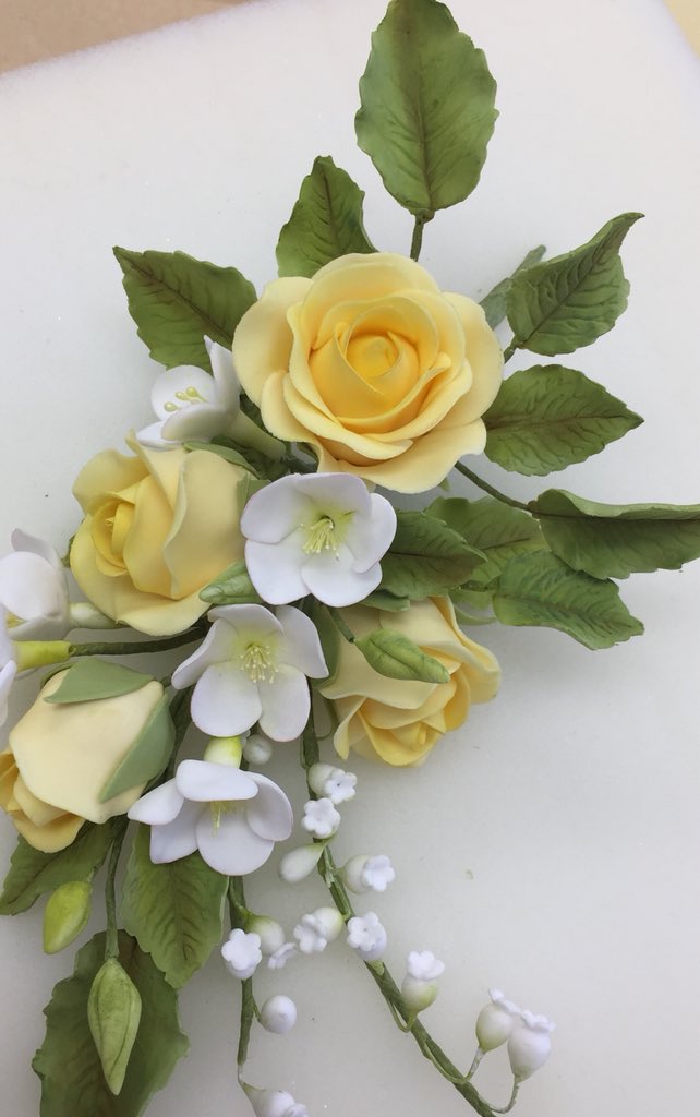 cakesandsugar's tweet photo. Sugar Flower Diploma Course .. 4 days 17th to 20th April. Email for details ..... https://t.co/JSIdiAgVjP