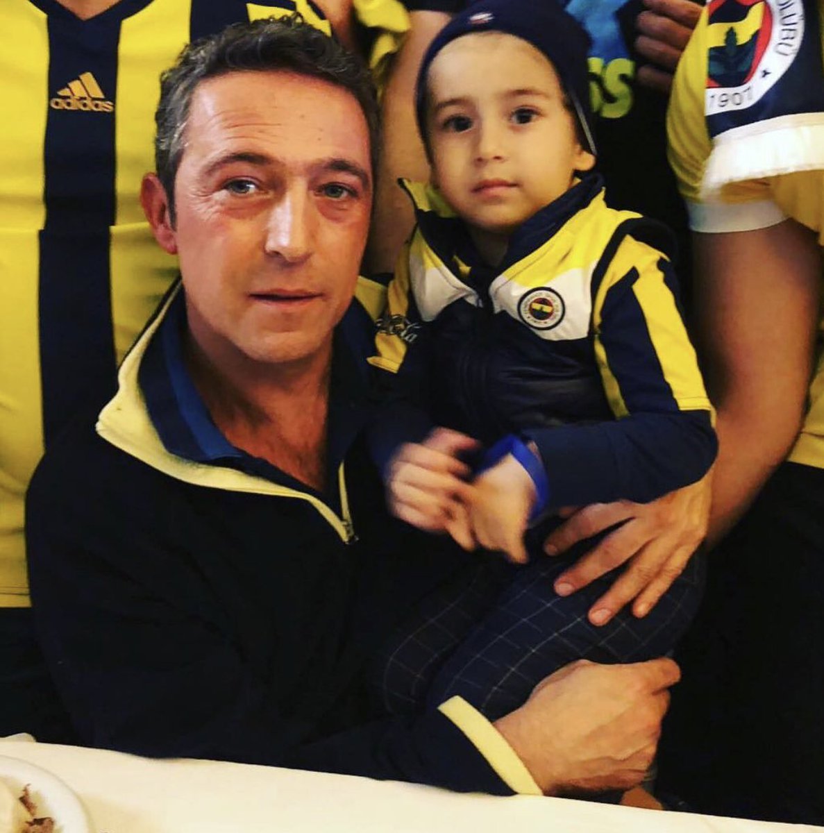Güneşin doğmasına 53 gün kaldı!

NE YAPARSANIZ YAPIN, BİZ KAZANACAĞIZ! #AliKoçGeliyor