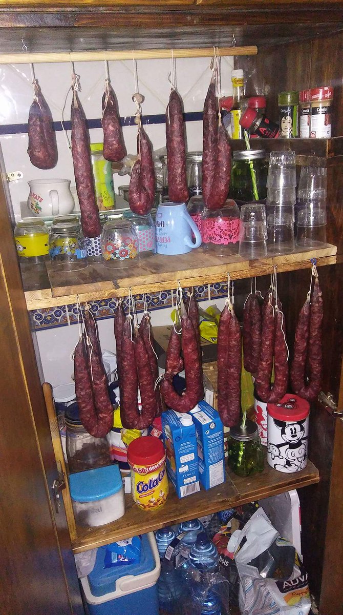 cocinandocaza's tweet photo. #CocinandoCaza "Longaniza d jabalí" Fotazas dnuestro compañero #EdgarFerrer #ParaChuparseLosDedos #ChacinaDeCaza
#Pintaza
#CarneDeCaza #ComoloQueCazo #lacaçaésvida #CarneEcológicaSanaYDeliciosa #SaborEnEstadoPuro #ComeCazaComeCalidad #ComerDeTodoEsSano #SlowFoodEnEstadoPuro #CAZA https://t.co/Rocj5zvQ3Q