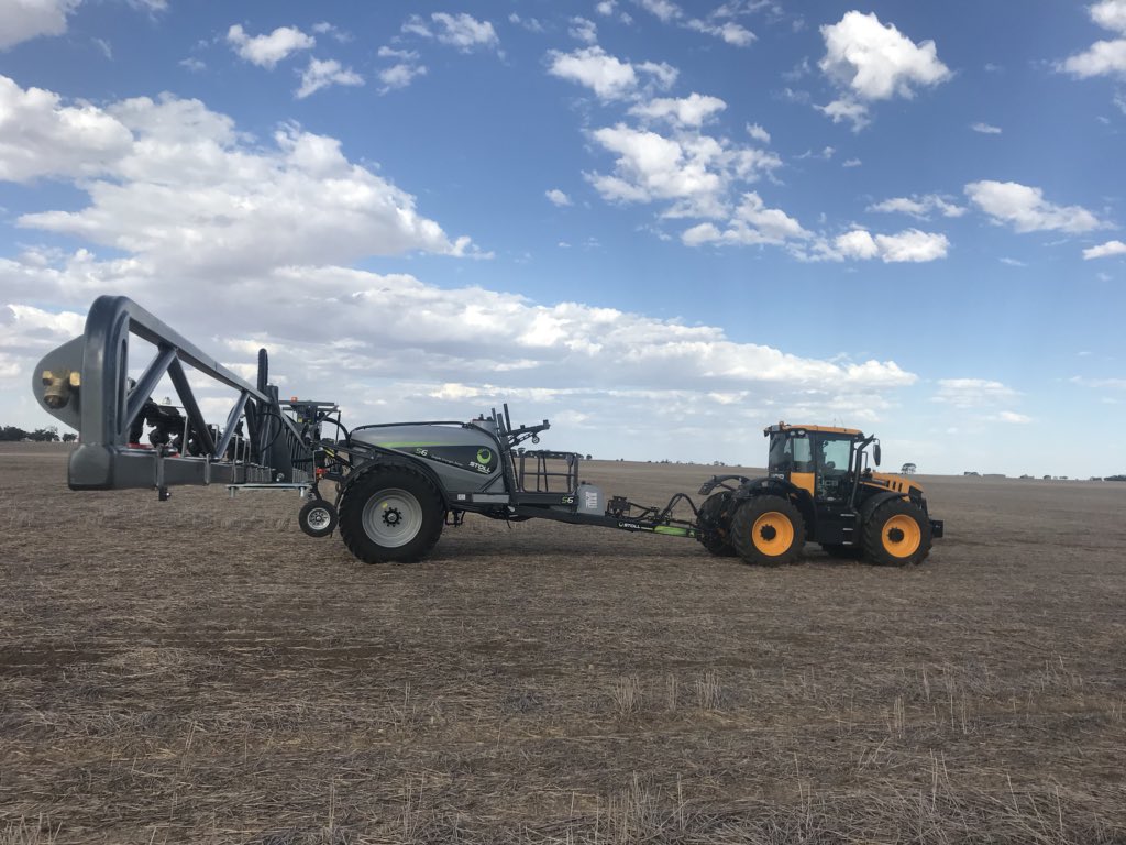 tonk_elec's tweet image. New JCB Fastrac &amp;amp; Stoll S6 Sprayer Setup with @AgLeaderTech #InCommand1200 #RTK #SteerCommand #AgLeaderISO Liquid Rate Control. Customer order Stoll Bare so we could Rate Control. @agleaderaus