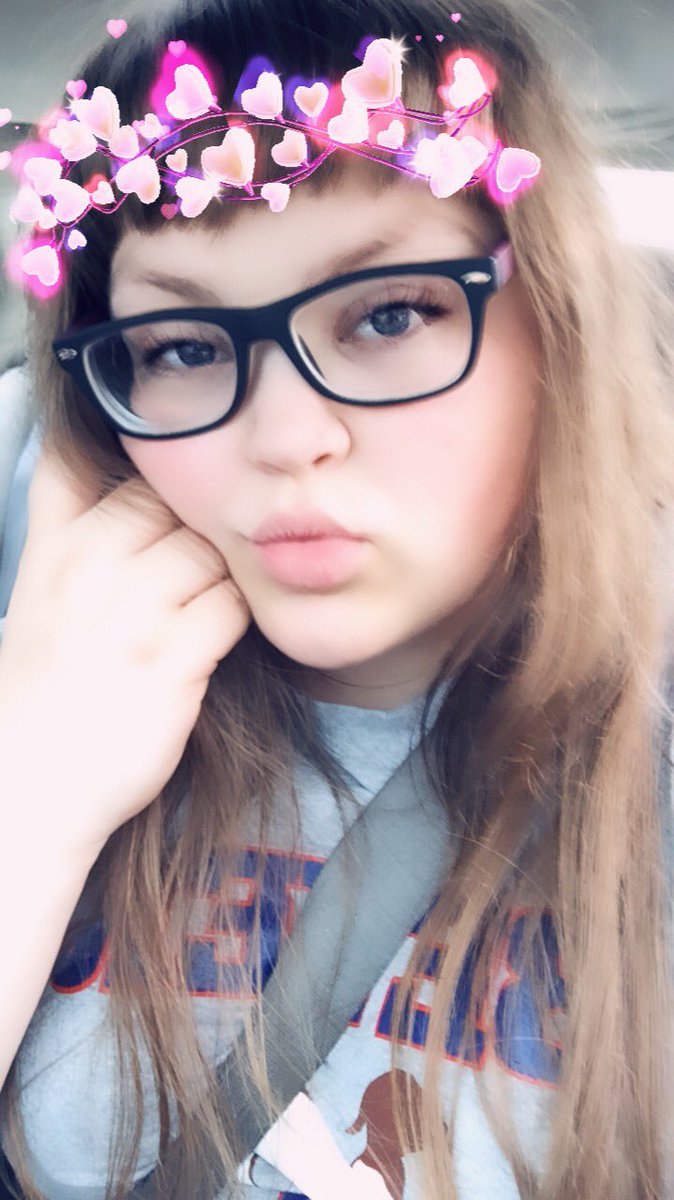 HonestlyBrandon's tweet image. Someone get with @jasmintbh she’s a hottie #model