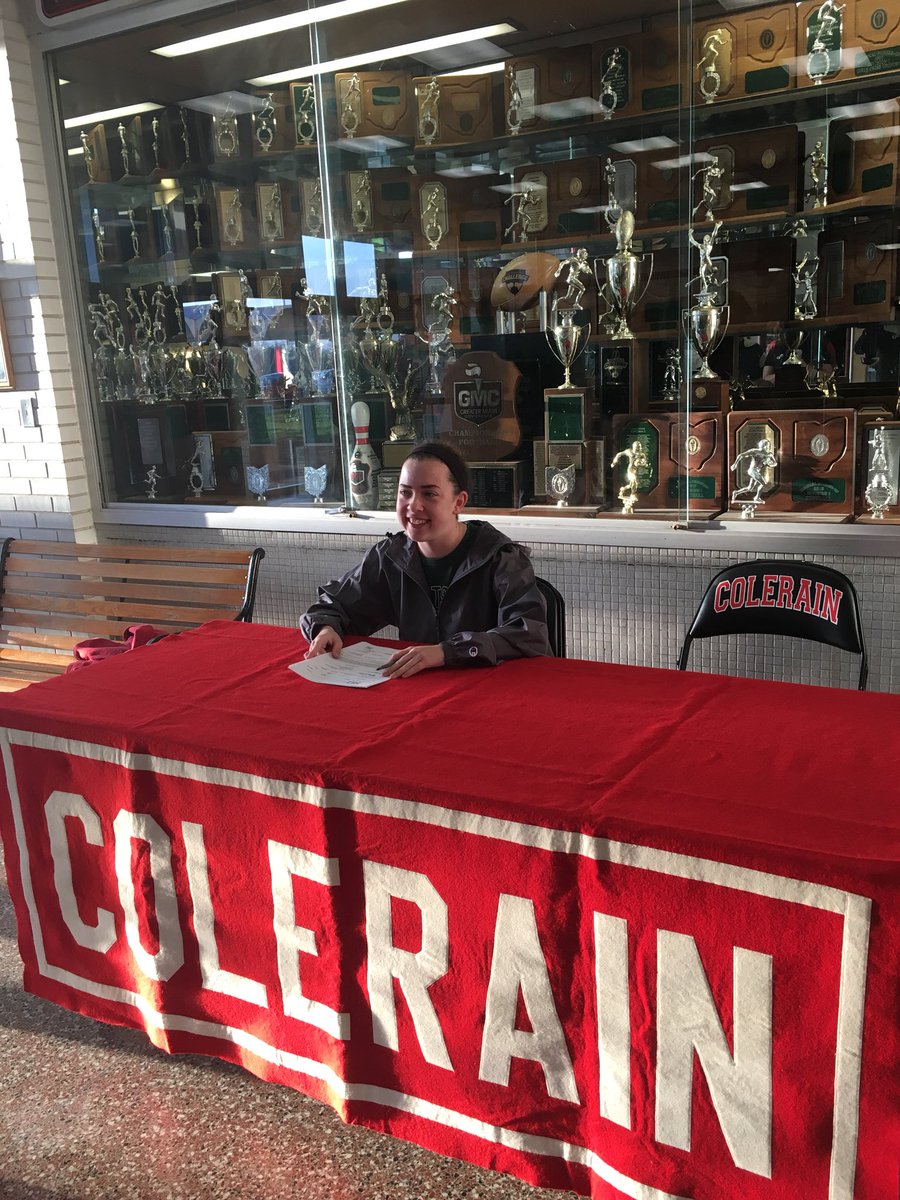 ColerainXC's tweet photo. Congratulations to Shelbie Truett who signed her NLI to run at Stetson University this morning! @StetsonXC https://t.co/pgJ7unrKNG