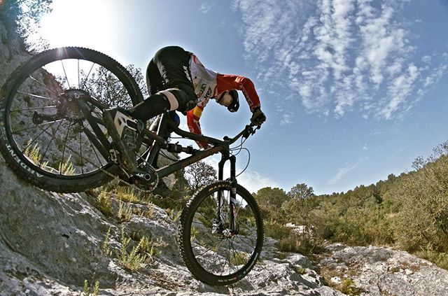 alotroladomtb's tweet photo. #motivaciondeldia. “ Lo único peor de ser ciego es tener vista pero no visión”
_______________________________________________________
#mtb
#mtbike
#mtblove
#mtbgram
#mtbpictureoftheday
#mtblife
#igermtb
#imtb
#igerscycling
#cycling
#cyclelove
#c… https://t.co/kz8CzTYhaG https://t.co/F6JNLLOZNN