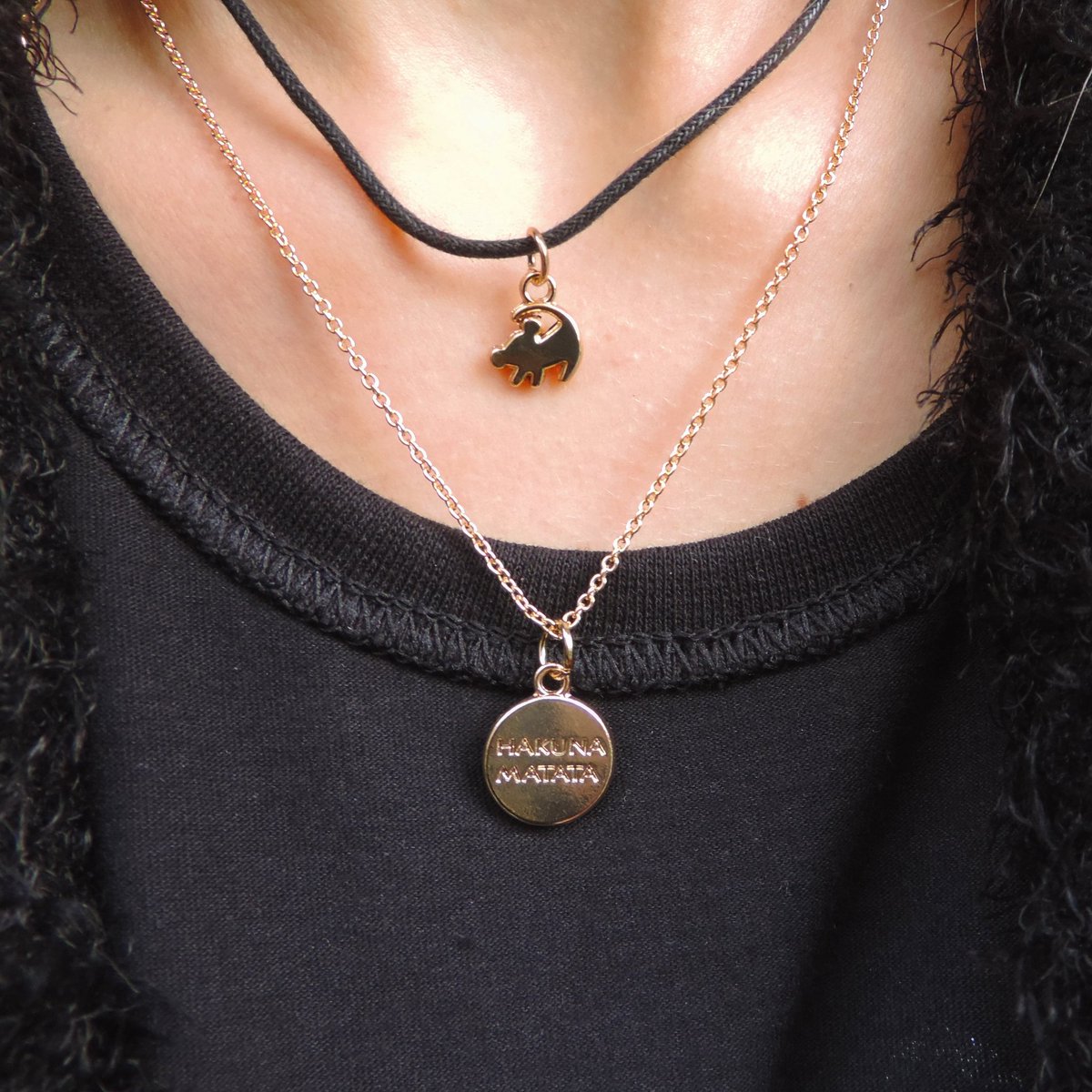 empukofficial's tweet photo. ๐ต It means no worries for the rest of your days... It's our problem-free philosophy, #HakunaMatata! ๐ต Love this #TheLionKing necklace ๐ฆ
Check out all our #Disneymerch ๐ https://t.co/FcX4r0lyjE and get 15% off with #discoutcode 15DISNEYEMPUK ๐ป. Tag a #Disney fan ๐๐ป
MOV ยฃ20 https://t.co/65E4vX4QDy