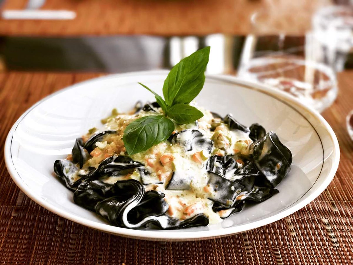 TheTorchDoha's tweet photo. Enjoy a great pasta dish at Three Sixty every Monday & Wednesday with our special Homemade Pasta menu!
On the 47th floor, dinner 7pm to 11pm.
#pastacravings #homemadepasta #heartwarming #threesixty #revolvingrestaurant #47thFloor #pastalovers #dohadining #whereindoha https://t.co/JSxKBR3e5S