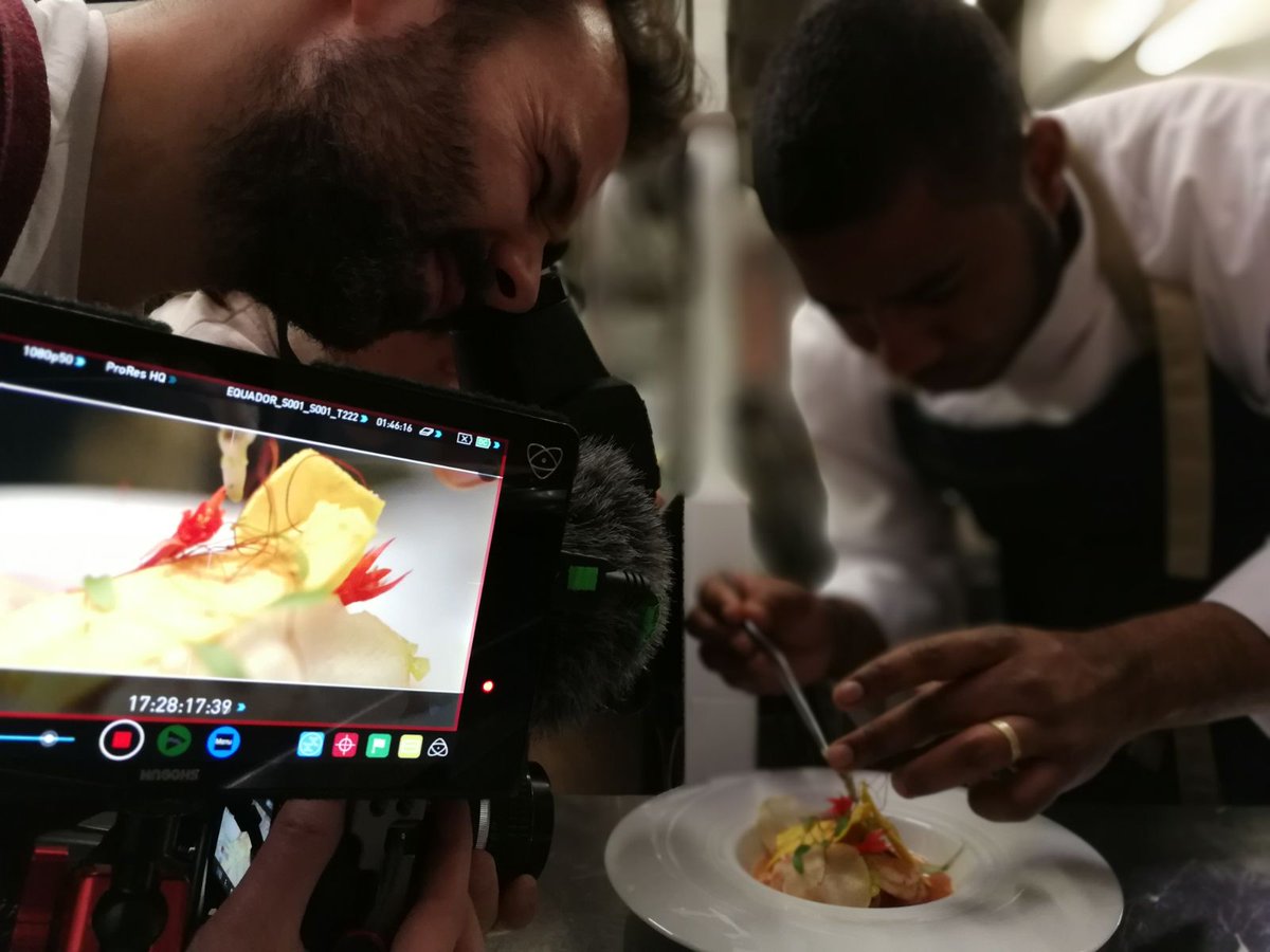 CECUbarcelona's tweet photo. @AlexTopChef 🇪🇨 pone en alto la #Gastronomía del #Ecuador en #Barcelona  @IvyRestoLounge 👉https://t.co/z1wcYKPzWx  

@TurismoEc @PonceDeLeonEC @Pro_Ecuador @CancilleriaEc https://t.co/ESxFxSLlj4