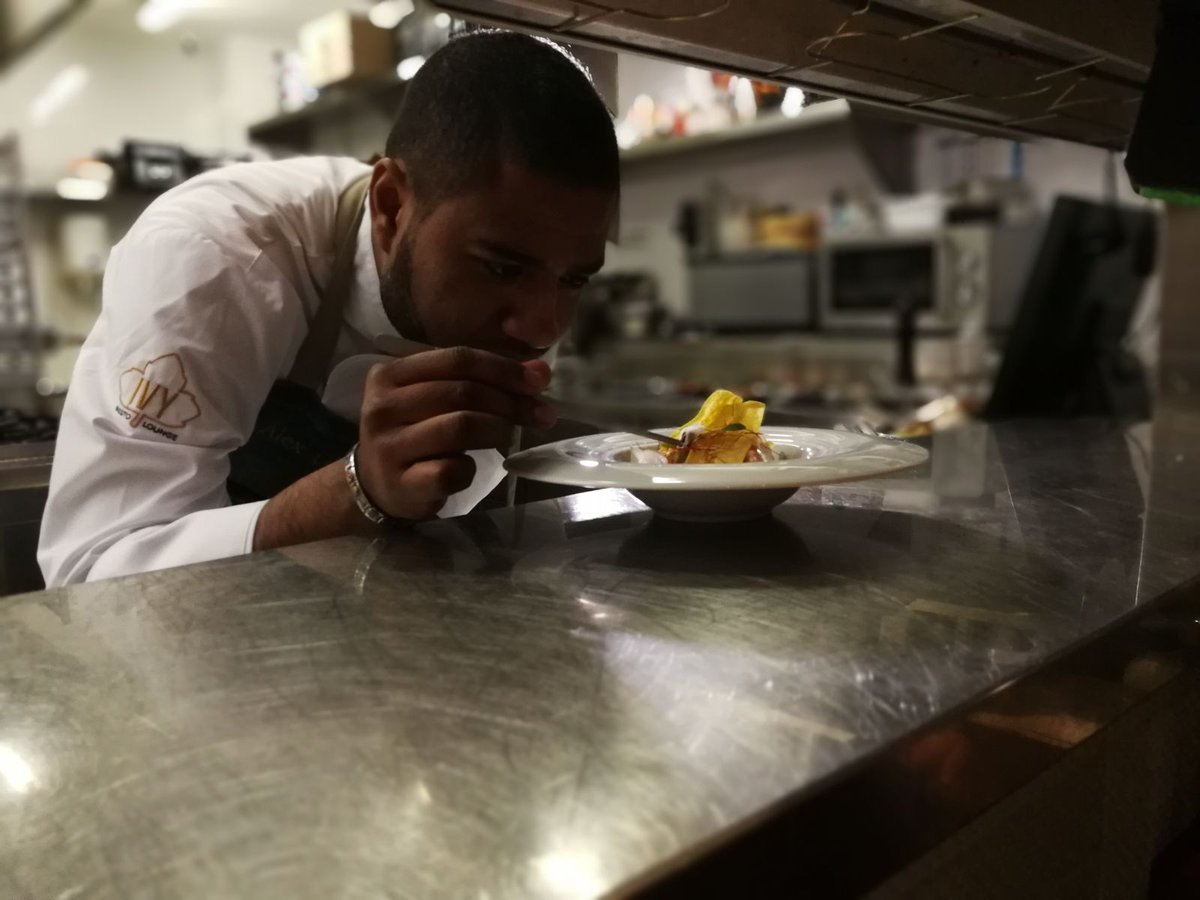 CECUbarcelona's tweet photo. @AlexTopChef 🇪🇨 pone en alto la #Gastronomía del #Ecuador en #Barcelona  @IvyRestoLounge 👉https://t.co/z1wcYKPzWx  

@TurismoEc @PonceDeLeonEC @Pro_Ecuador @CancilleriaEc https://t.co/ESxFxSLlj4