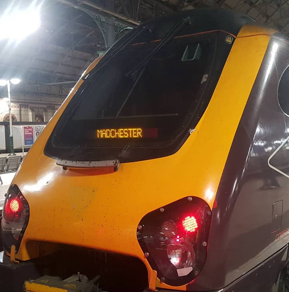 You're twisting my melon man

📍 Manchester Piccadilly Station

📸 Tom Earnshaw on instagram