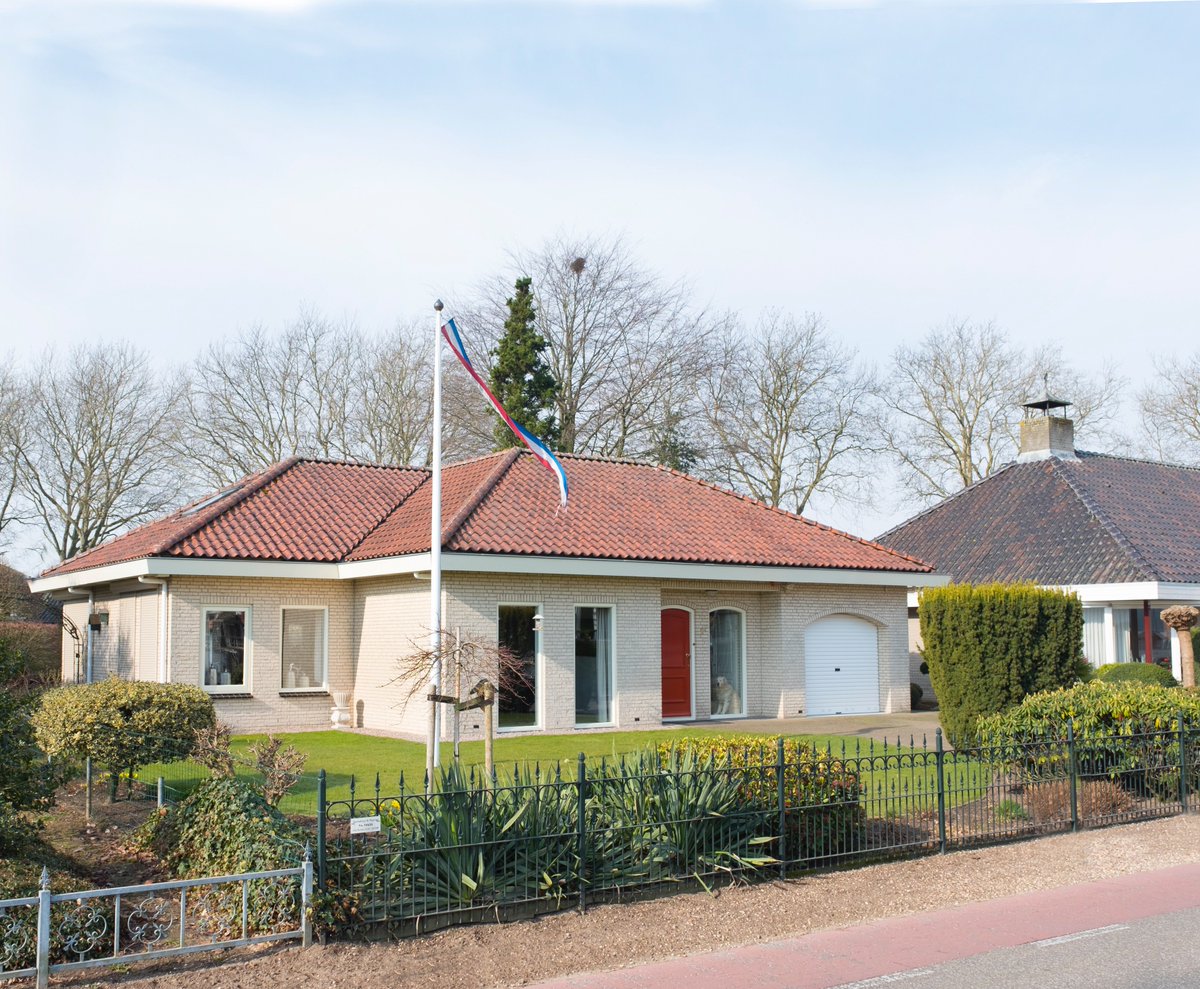 Peeskesweg 2A Beek Montferland

                                    *** € 495.000,= k.k. ***

*** VRAAGPRIJS IS VANAF € 495.000,= k.k. *** 

Aan de rand van het centrum van Beek Montferland, met een adembenemend uitzicht over de Montferlandse bossen