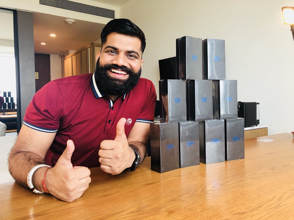 TechnicalGuruji's tweet photo. The Phone Reimagined...Time now to do kuch naya kuch special with @SamsungMobileIN https://t.co/5cOCZvUZiO